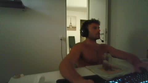 alphah_hunk online show from June 25, 1:04 pm
