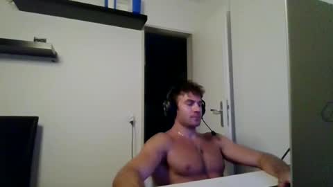 alphah_hunk online show from July 30, 6:40 pm