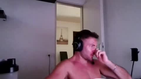 alphah_hunk online show from August 8, 11:12 am