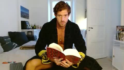 Snapshot of alphahung23 chatting on November 13, 7:29 am alphahung23 online show from November 13, 7:29 am