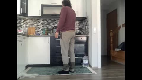 Snapshot of alphandre chatting on February 19, 6:44 am AlphAndre online show from February 19, 6:44 am