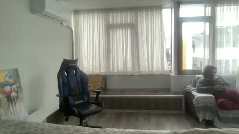 Snapshot of alphandre chatting on February 28, 3:15 pm AlphAndre online show from February 28, 3:15 pm