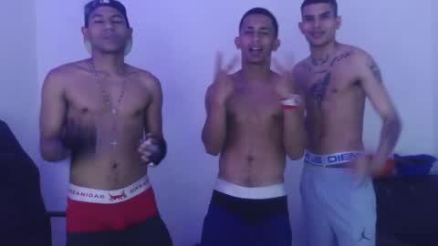 alphas_latins online show from March 20, 9:19 pm