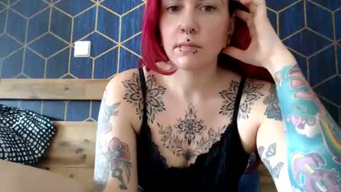 Snapshot of alternative_milf chatting on March 23, 9:24 am Lily online show from March 23, 9:24 am