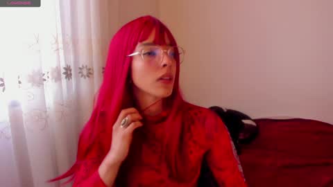 Snapshot of aluna_0310 chatting on December 3, 9:12 pm . . online show from December 3, 9:12 pm