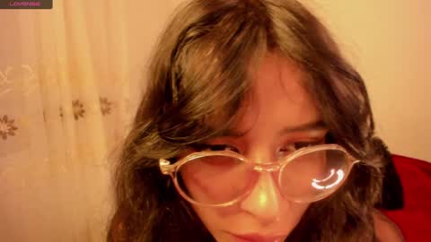 Snapshot of aluna_0310 chatting on December 8, 11:19 pm . . online show from December 8, 11:19 pm