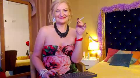 Alura Jenson online show from June 11, 2:53 am