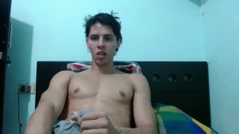 Snapshot of alvarodancer chatting on October 6, 4:04 pm alvarodancer online show from October 6, 4:04 pm