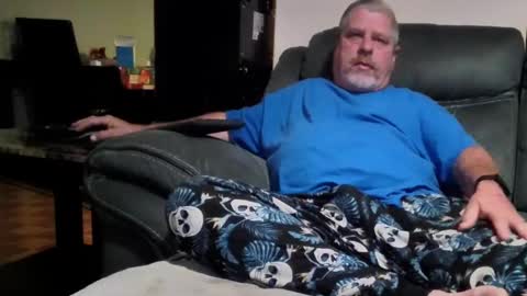 Snapshot of alwaysh0rnyn0w chatting on October 19, 12:22 am alwaysh0rnyn0w online show from October 19, 12:22 am