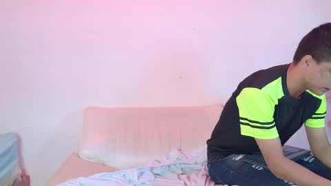 aly_n_sebas online show from May 5, 12:07 am