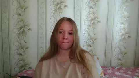 Snapshot of alya764770 chatting on May 16, 12:29 am alya764770 online show from May 16, 12:29 am