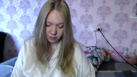 alya764770 online show from June 24, 11:04 pm