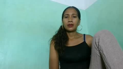 Snapshot of alyahtah chatting on June 1, 6:15 am alyahtah online show from June 1, 6:15 am