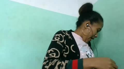 Snapshot of alyahtah chatting on July 11, 7:11 am alyahtah online show from July 11, 7:11 am