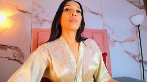 Snapshot of alyathompson chatting on July 14, 3:44 am Alya online show from July 14, 3:44 am