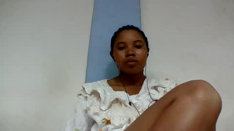 Snapshot of alydie7 chatting on July 4, 5:35 am alydie7 online show from July 4, 5:35 am