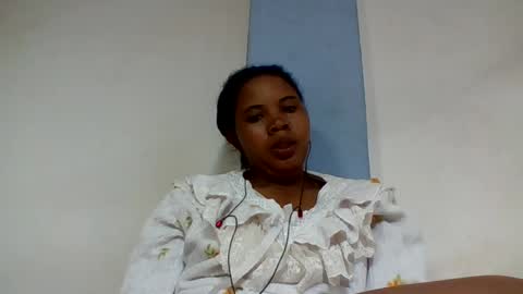 Snapshot of alydie7 chatting on July 10, 6:39 am alydie7 online show from July 10, 6:39 am