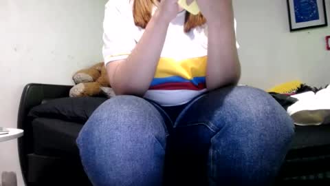 Snapshot of alynfoxx chatting on June 18, 2:12 am Alyn Maria online show from June 18, 2:12 am