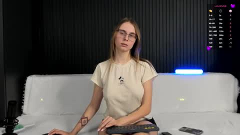 Alena online show from December 2, 6:25 pm