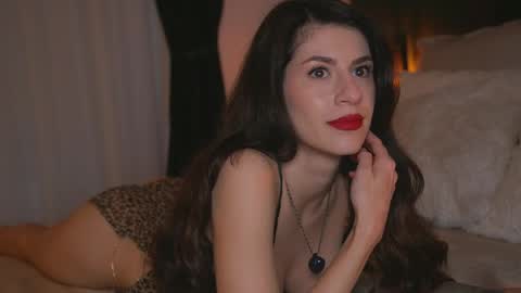 Snapshot of alyonaqueen_ chatting on May 9, 7:52 pm Alyona online show from May 9, 7:52 pm