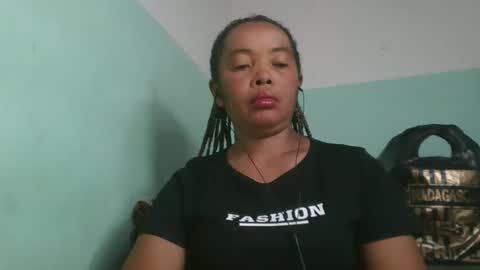 alypierette online show from April 9, 6:30 am