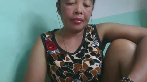 Snapshot of alypierette chatting on May 22, 6:09 am alypierette online show from May 22, 6:09 am