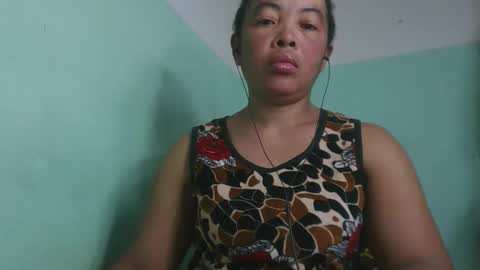 Snapshot of alypierette chatting on May 28, 6:10 am alypierette online show from May 28, 6:10 am