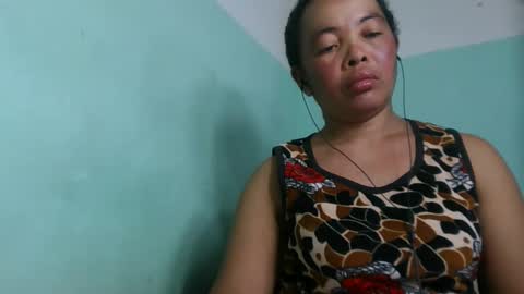 Snapshot of alypierette chatting on June 5, 7:19 pm alypierette online show from June 5, 7:19 pm