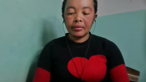 Snapshot of alypierette chatting on June 9, 5:35 pm alypierette online show from June 9, 5:35 pm