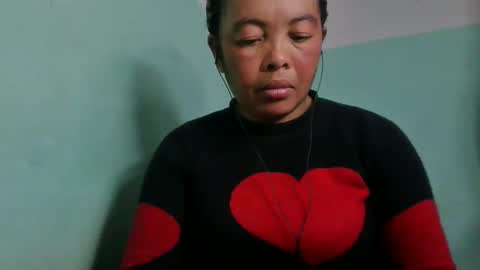 Snapshot of alypierette chatting on June 10, 6:18 pm alypierette online show from June 10, 6:18 pm