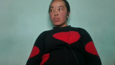 Snapshot of alypierette chatting on June 18, 9:14 am alypierette online show from June 18, 9:14 am