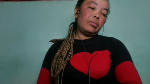 Snapshot of alypierette chatting on June 20, 7:49 pm alypierette online show from June 20, 7:49 pm