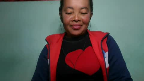 Snapshot of alypierette chatting on June 28, 4:57 pm alypierette online show from June 28, 4:57 pm