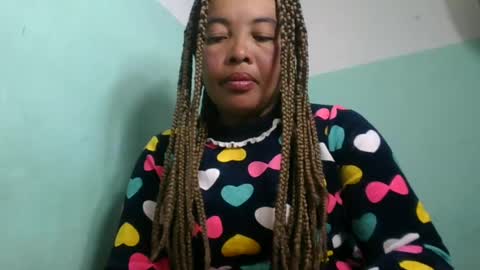Snapshot of alypierette chatting on July 22, 8:17 am alypierette online show from July 22, 8:17 am
