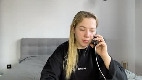 Snapshot of alyrasun chatting on May 11, 7:14 am Al online show from May 11, 7:14 am