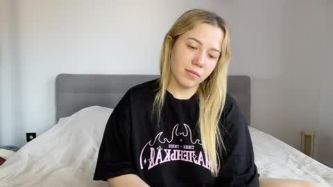 Snapshot of alyrasun chatting on May 23, 7:02 am Al online show from May 23, 7:02 am
