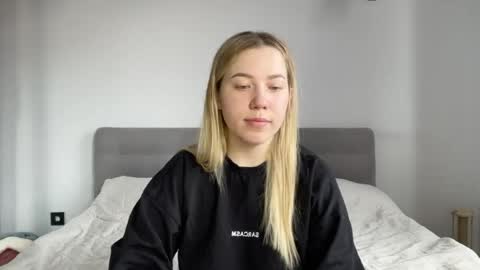 Snapshot of alyrasun chatting on May 24, 7:02 am Al online show from May 24, 7:02 am