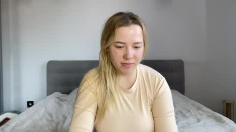 Snapshot of alyrasun chatting on May 25, 7:03 am Al online show from May 25, 7:03 am