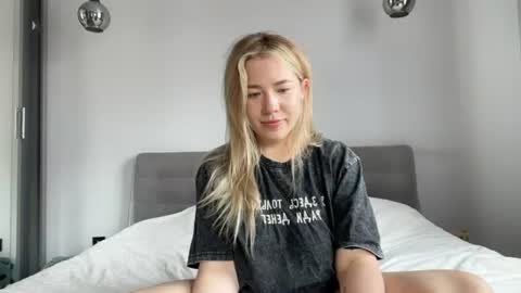 Snapshot of alyrasun chatting on July 31, 9:41 am Al online show from July 31, 9:41 am