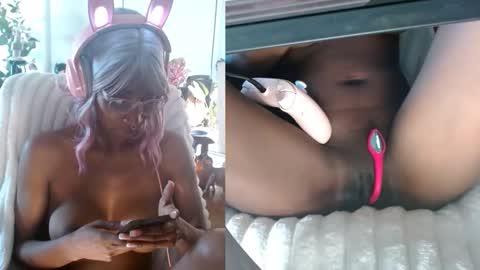 Snapshot of alys_at_college chatting on June 2, 12:29 pm Sweet Alys online show from June 2, 12:29 pm
