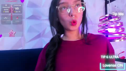 sopie online show from December 19, 2:13 pm