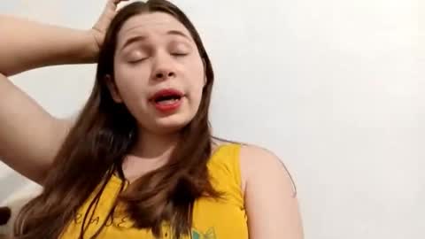 Snapshot of alysaadley chatting on December 16, 11:26 am Zara online show from December 16, 11:26 am