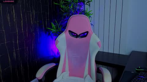 Alyse online show from October 31, 7:37 pm