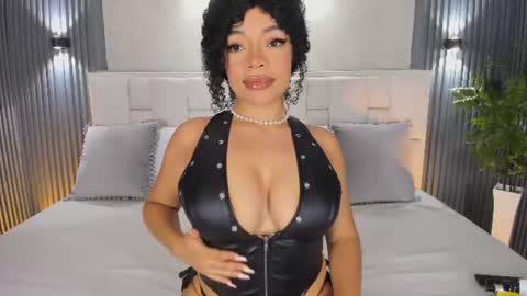 Snapshot of alyssa_houston chatting on July 2, 8:15 pm Alyssa Ig lw eve online show from July 2, 8:15 pm