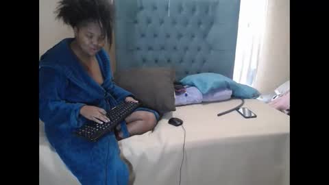 alyssabrownx online show from May 1, 6:07 am