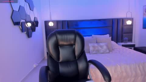 Aly  online show from February 6, 11:43 am