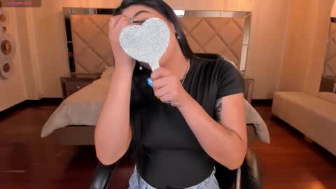 Aly  online show from February 3, 11:37 am