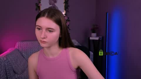 Snapshot of alyssamoan chatting on December 14, 10:20 am alyssamoan online show from December 14, 10:20 am