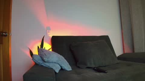 alyssia wolds online show from June 15, 2:03 am