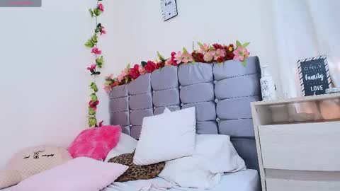 Snapshot of amabella_w chatting on May 18, 7:20 pm Isabella online show from May 18, 7:20 pm